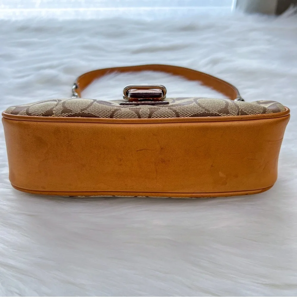 Vintage Y2K Coach Hampton Signature Beige Baguette Shoulder Bag with Flap Buckle - Picture 7 of 11